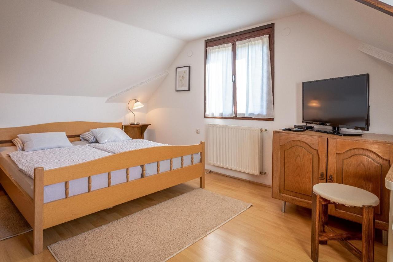 Farmstay Kotic Slunj Buitenkant foto
